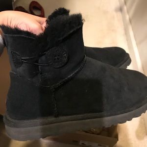 Authentic UGG mini Bailey Button boots